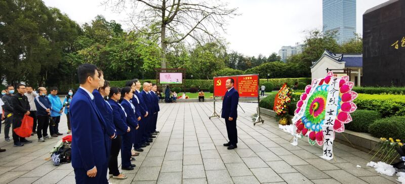 圖1:黨支部書記張建德主持主題黨日活動.jpg