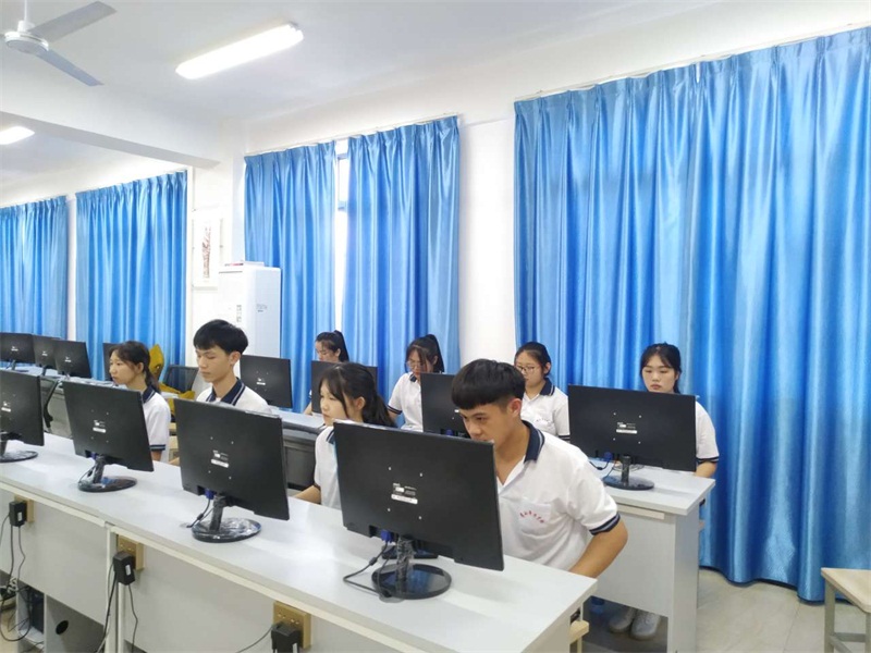 圖3:2020年“衡信杯”全國財稅服務技能大賽預選賽(網絡賽)競賽現場.jpg 圖3:2020年“衡信杯”全國財稅服務技能大賽預選賽(網絡賽)競賽現場.jpg
