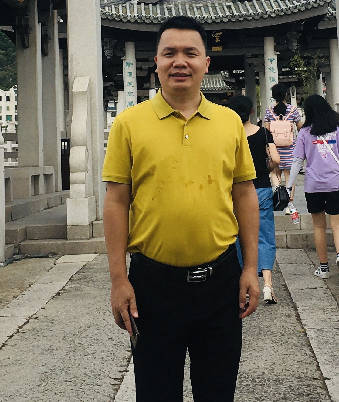 自治區(qū)僑聯(lián)副主席、玉林市僑聯(lián)主席楊志光(截取人頭部分1).jpg 自治區(qū)僑聯(lián)副主席、玉林市僑聯(lián)主席楊志光(截取人頭部分1).jpg