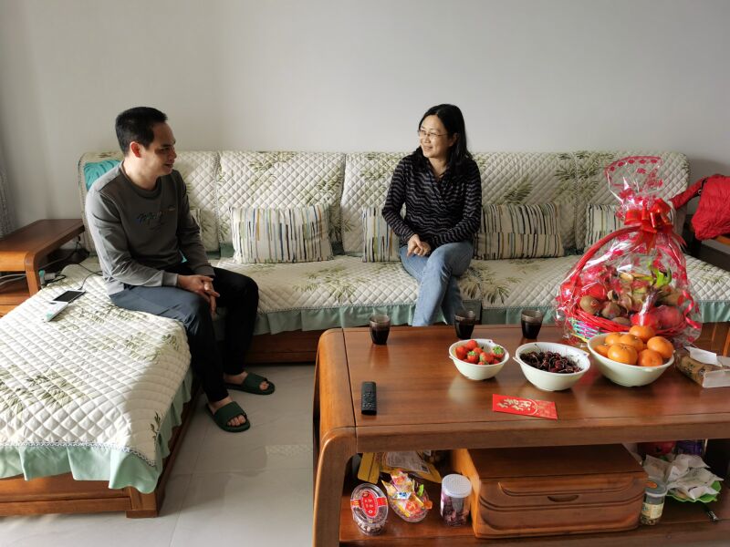 覃志堅委員與張新宇交談.jpg 覃志堅委員與張新宇交談.jpg
