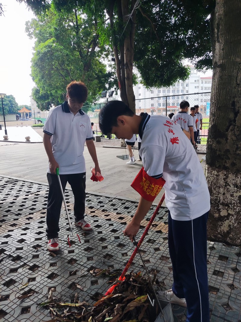 學生參加“校園勞動日”教育活動8.jpg