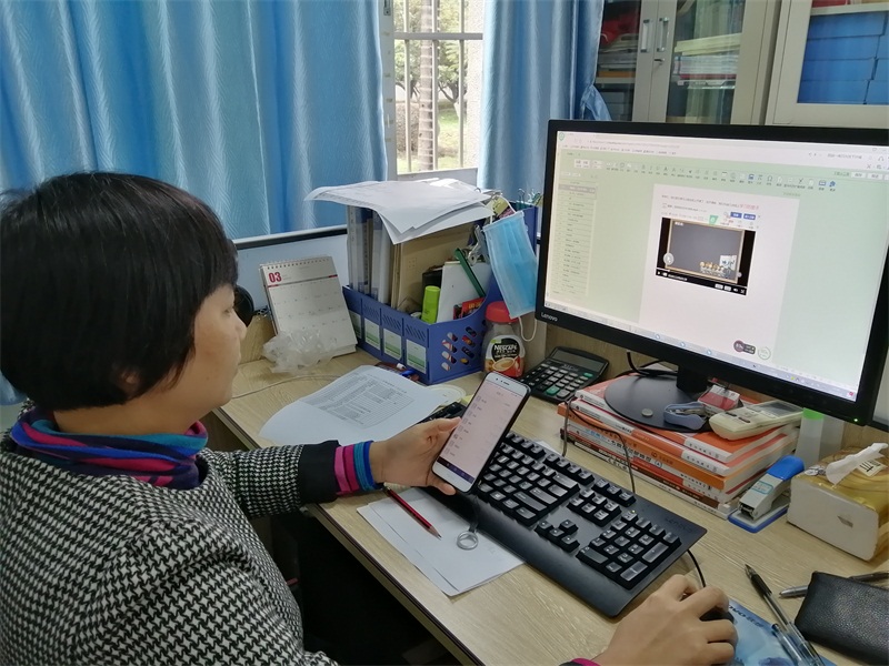 4莫正桂同志在線上教學.jpg