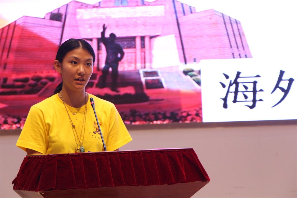 4夏令營營員代表李夏婷發言.jpg 4夏令營營員代表李夏婷發言.jpg