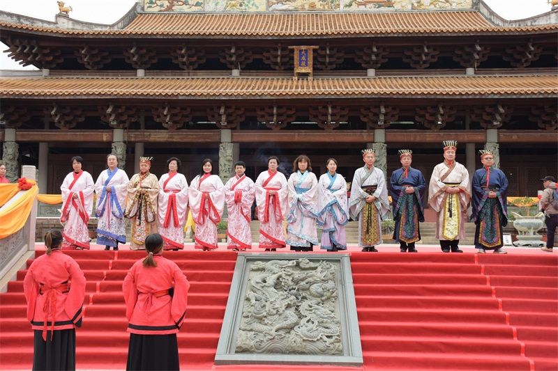 出席開營(yíng)儀式的領(lǐng)導(dǎo)及嘉賓 (1).JPG 出席開營(yíng)儀式的領(lǐng)導(dǎo)及嘉賓 (1).JPG