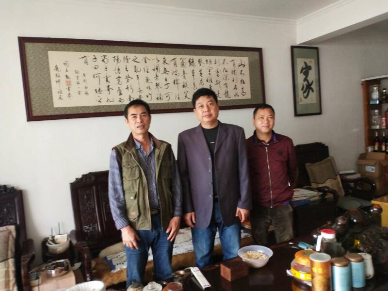 張七文書記、林志永科長慰問退休干部龐顯坤.jpg