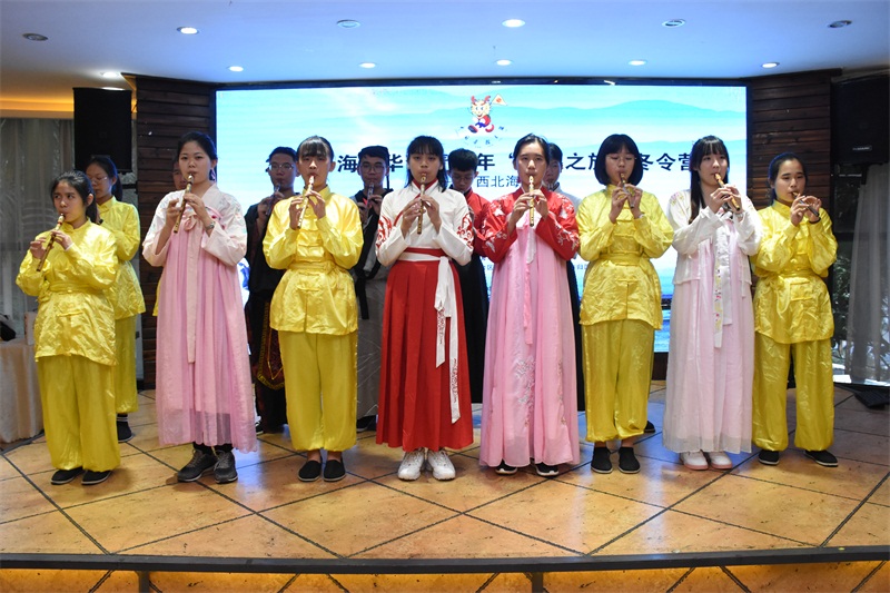 營員表演吹侗笛.JPG