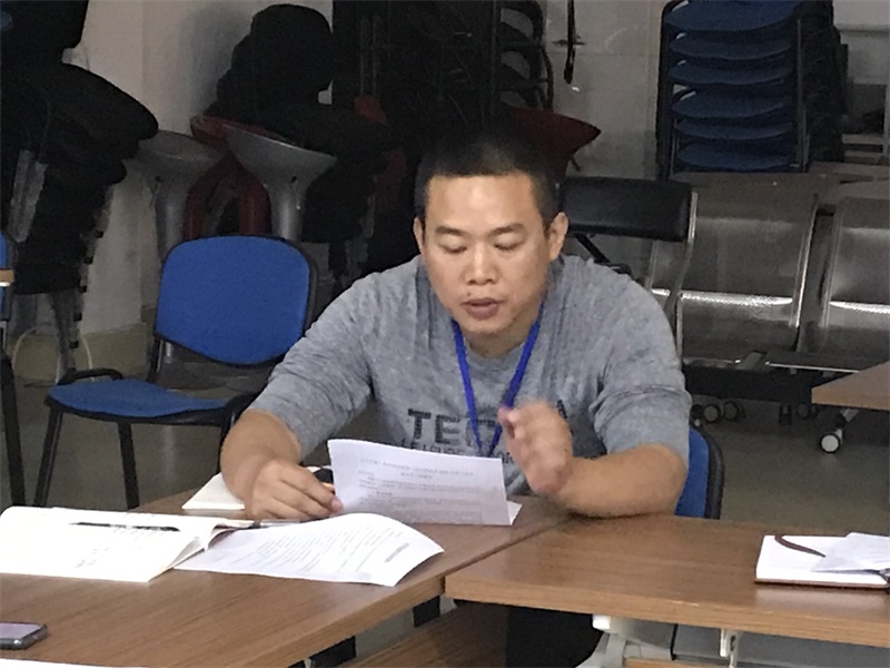 黨員梅敏同志交流發言.JPG