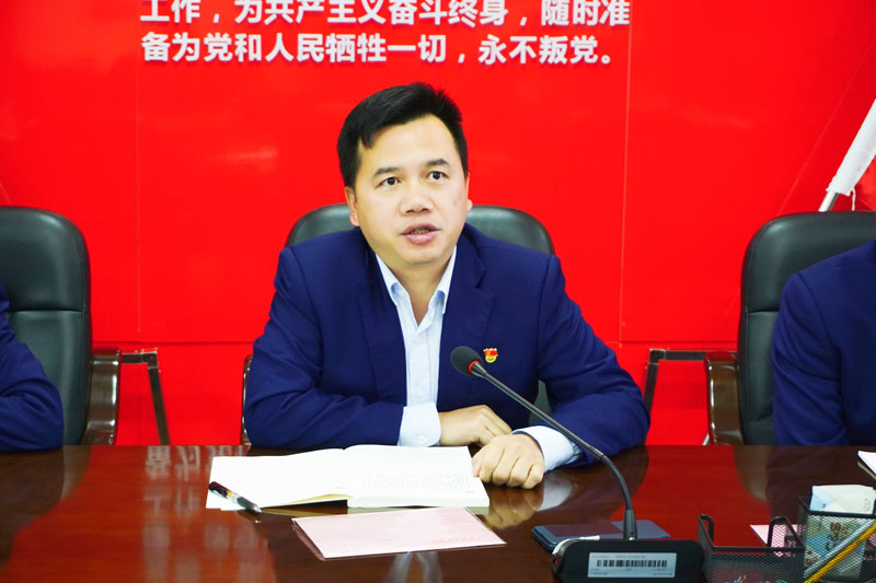 2、學校黨委委員李燕飛講話.jpg
