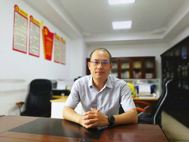 廣西壯族自治區(qū)百色市僑聯(lián)主席官秀光.jpg 廣西壯族自治區(qū)百色市僑聯(lián)主席官秀光.jpg